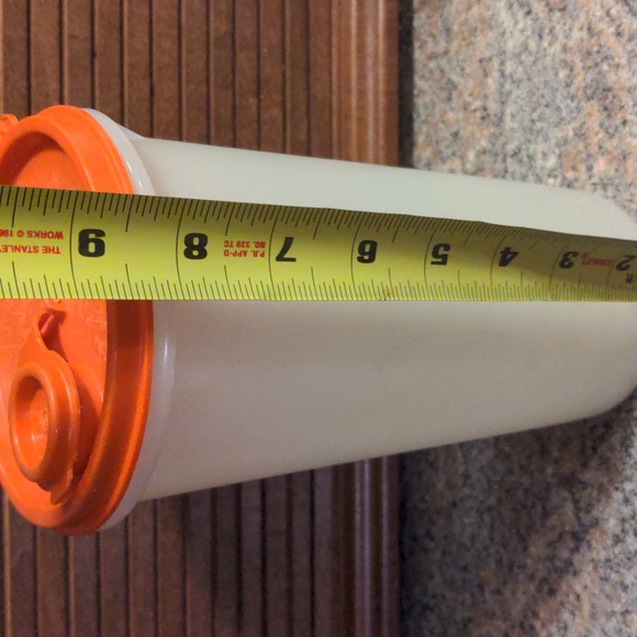 Vintage Tupperware Handolier Container 48 ounces - Picture 7 of 8